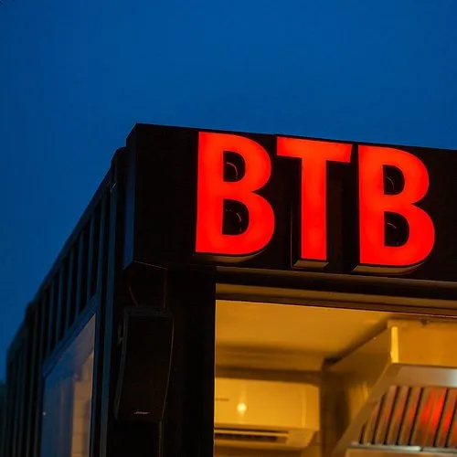 Between the Buns (BTB) — Burger & Fried Chicken