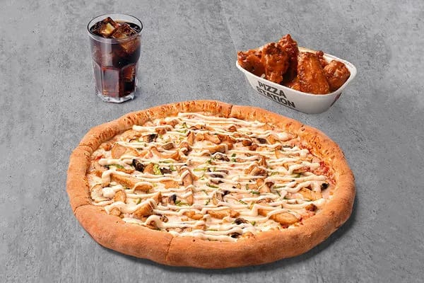 Pizza Station — the table