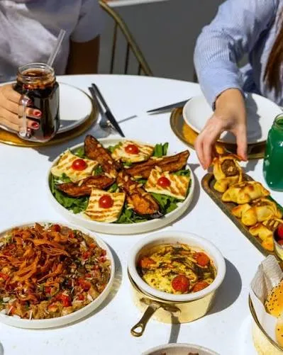 Villa Caracas — the table